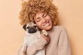 犬が『塩対応』して…の画像